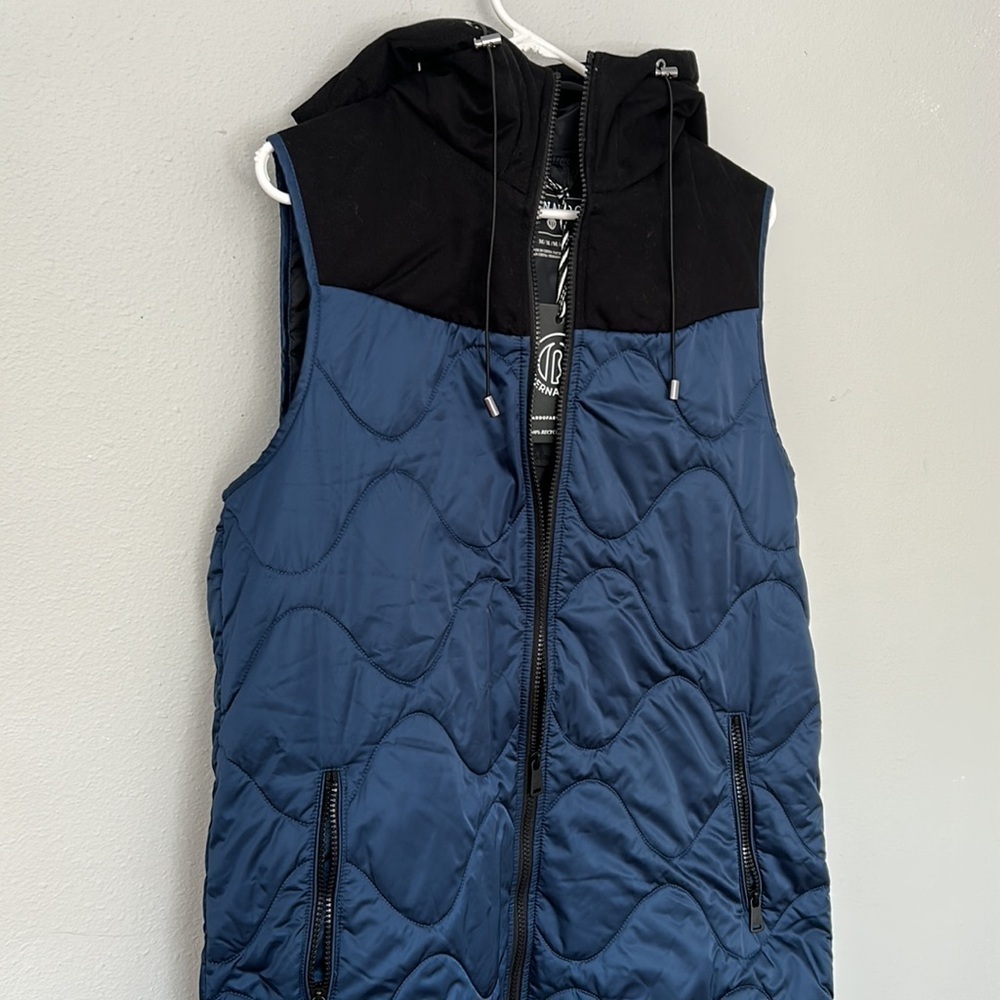 NWT Bernardo Womens longline Quilted Sleeveless vest, Royal blue/black. Size M. - Picture 5 of 12